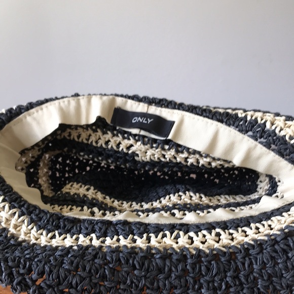 Straw sun hat - Picture 3 of 7